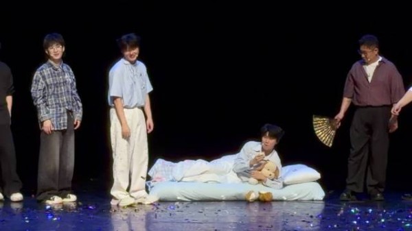 双高胎开票秒空榴莲搬上舞台合体倒计时