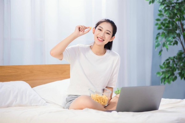 结了婚的男女要是关系变了味,往往是从这么一个不起眼的小动作开始的,别不当回事