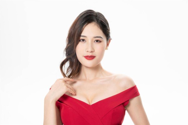 结了婚的女人要是心里想你了,不会直接说出来,而是会有这三个举动