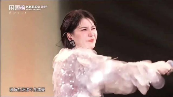 曾沛慈黄伟晋合体互怼显默契
