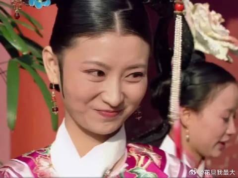 眉姐姐和嬛嬛刚入宫的时候灵动的像小鹿