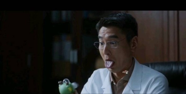 赵又廷片场搞怪逗笑毛晓彤金世佳