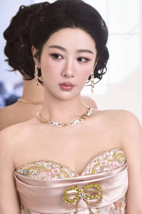 杨紫获白玉兰奖最佳女主角，成为国内权威视后！
