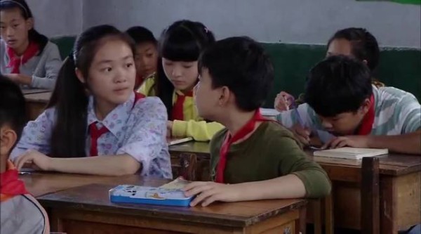 关婷娜开超市，二狗子来买东西看呆了