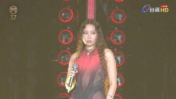 Alin是Amei+Jolin啦 她自己说的