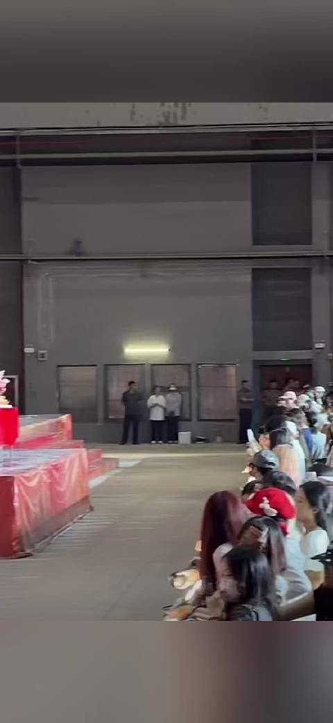 侯明昊虞书欣《长生骨》开机，粉丝后援会现场守候