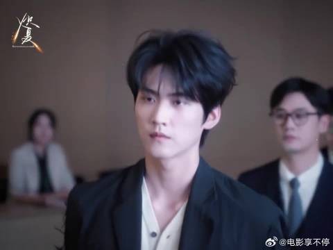 再次见到你我才明白，我对你的心从未黯淡
