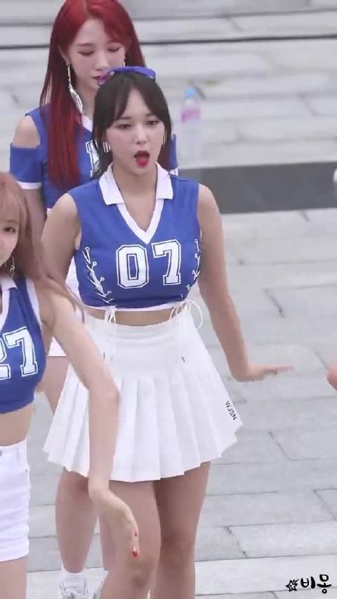 宇宙少女程潇舞台直拍