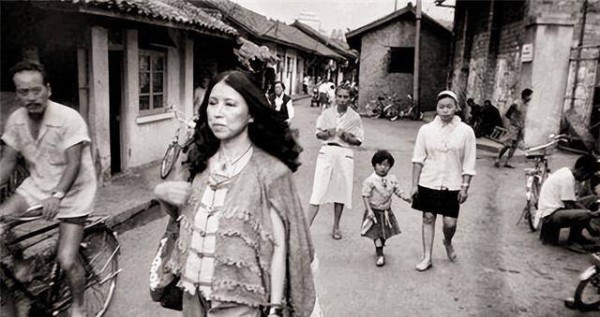 三毛自杀前曾打电话向好友求助，17年后录音曝光，才知她自缢真相