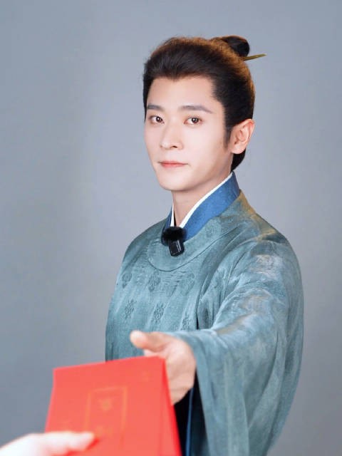 丞磊新剧饰演墨修尧，明闲散王爷暗执棋人