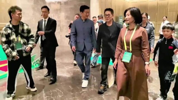 武术大师吴彬90大寿，李连杰吴京合体为师父贺寿，现场表演武术好热闹！