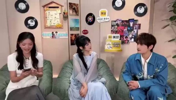 张远萨顶顶直播清唱嘉宾展现音乐默契