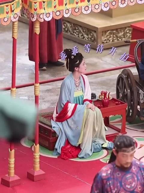 白鹿方否认喝茶用替身，称系本人出演