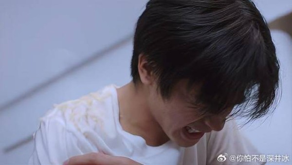 谭松韵宋威龙张新成《以家人之名》曝凌霄伤疤成因