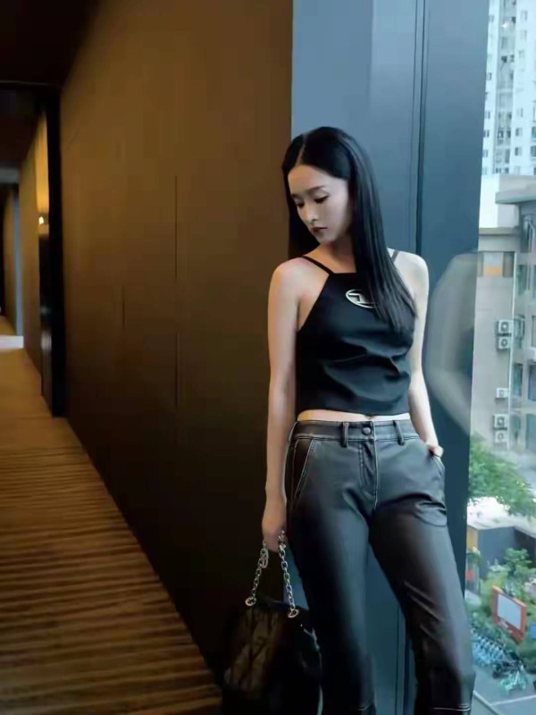 九年昆曲国宝苗子,出道即巅峰却常年争议,李沁的美与拧巴藏不住了