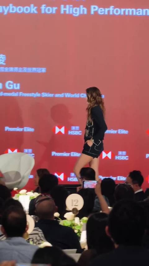 谷爱凌汇丰活动现场,好美,大长腿cr.香港品味人生