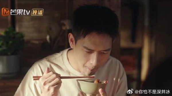 许红豆做饭，谢之遥差点吐出来，阿奶举动更是腹黑