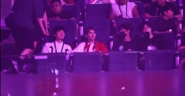 谁懂看到披哥团建出现在韦礼安演唱会的感动!