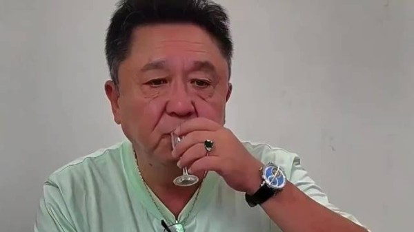 喝二十扎啤酒还说相声?于谦把烧饼坑惨了 郭德纲