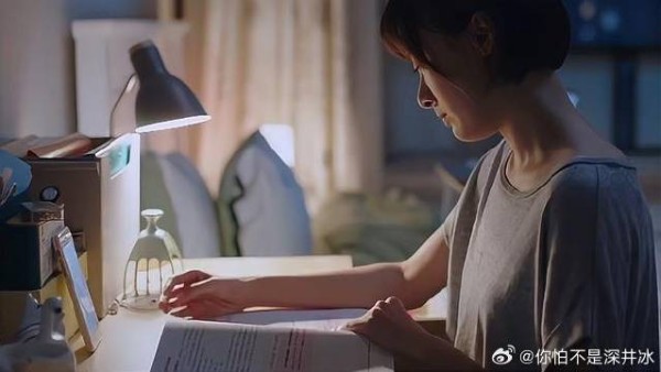 谭松韵 | 宋威龙 | 张新成 老妈视频查岗,月亮摆书敷衍,下秒举动太真实