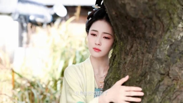 白鹿拍莫离期间真的薄薄的一片，莫离有种如影如魅的感觉，画风很特别了