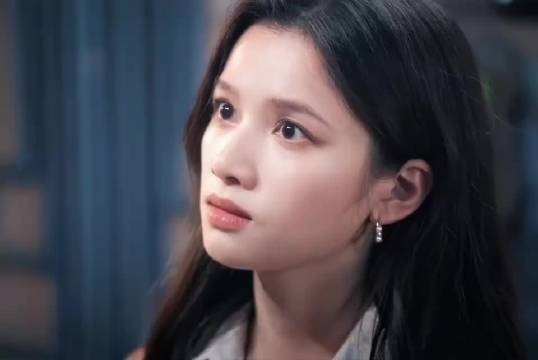 野狗骨头吵架吻引热议,女生质问敢不敢亲我