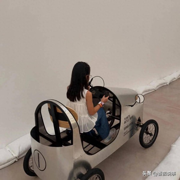 周一围打卡重庆美术馆，沉浸式看展的快乐，简单又真实
