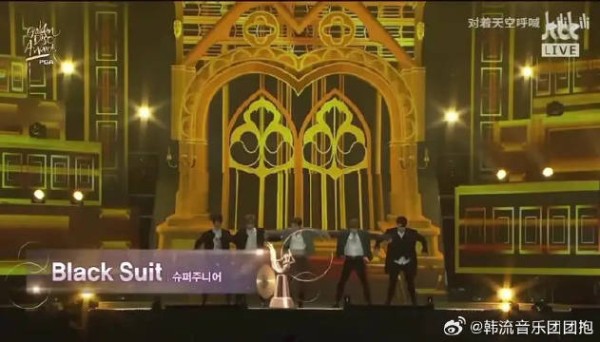 Black suit全员香奈儿，百看不厌的舞台