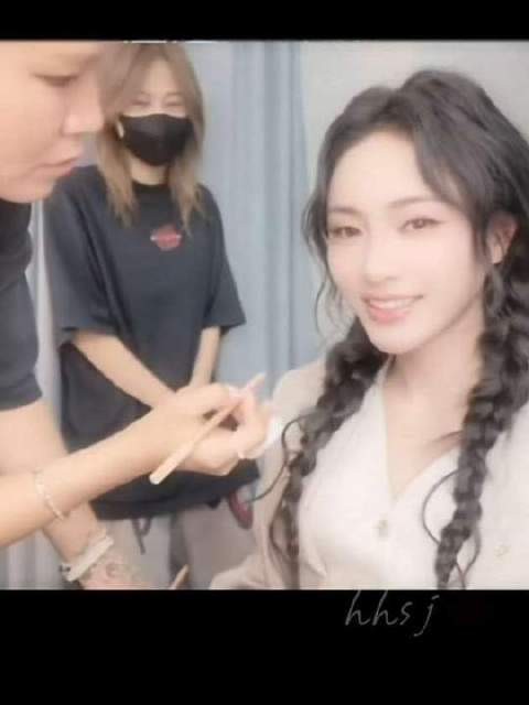 《女王和她的两个保镖》女中竟藏售后彩蛋！速来互动