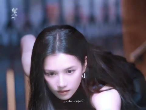 张婧仪《野狗骨头》首播数据多维度亮眼