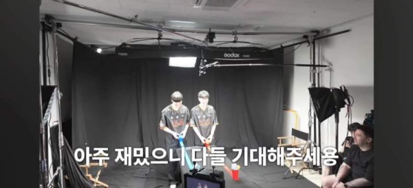 志宣欧尼vlog拍到的zeka和zeus玩游戏小花絮 好可爱的两个人，期待小游戏正片