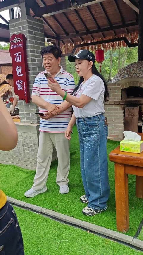 当年的小花不是陈冲吗?