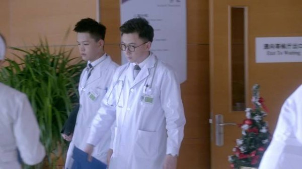 北京卫视《扁豆爱焖面》今晚开播，同事互呛暗藏约会