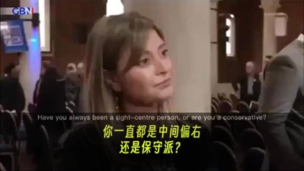 澳大利亚女演员霍莉·瓦兰丝在最近的一次采访中说