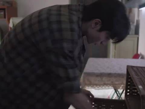 《野狗骨头》苗靖补妆藏心意，陈异识破暧昧追逐