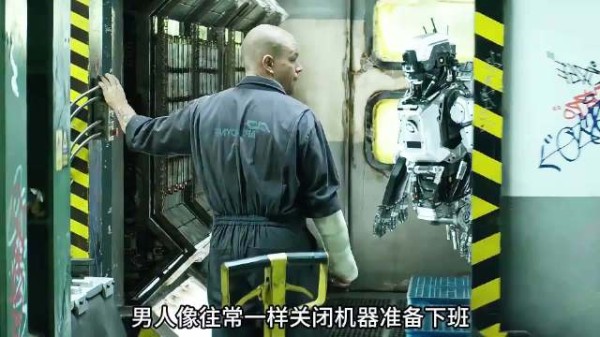 男人在工作时发生意外,竟把自己关进了高辐射的屋里!《极乐空间》