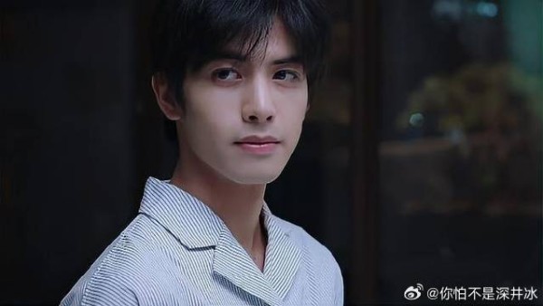 谭松韵 | 宋威龙 | 张新成 凌爸坚信凌霄没病,只是睡不着,两人对话太暖