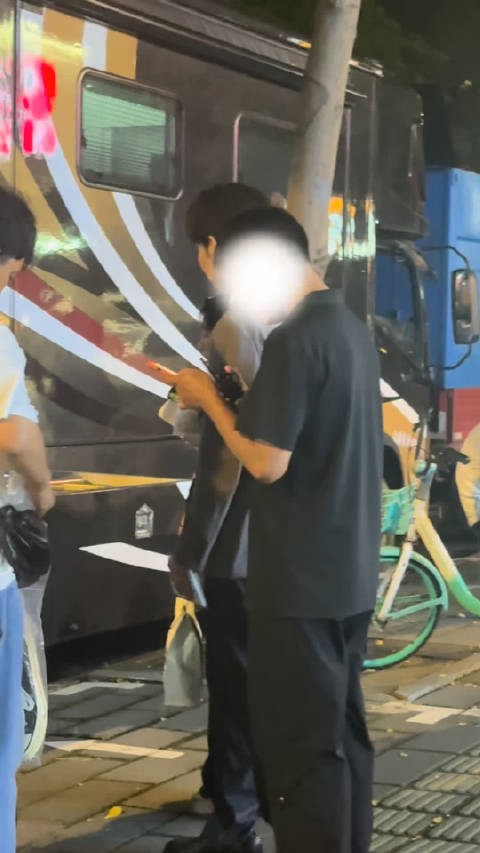 其实立正之后还莫名其妙duang了一下