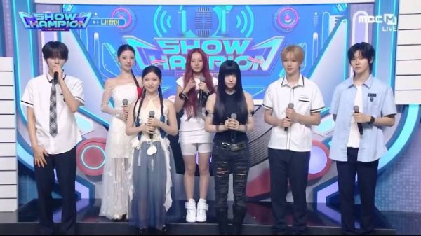 0708冠军秀 AOMG新女团 Keyveatz 出道曲《OXY》采访现场