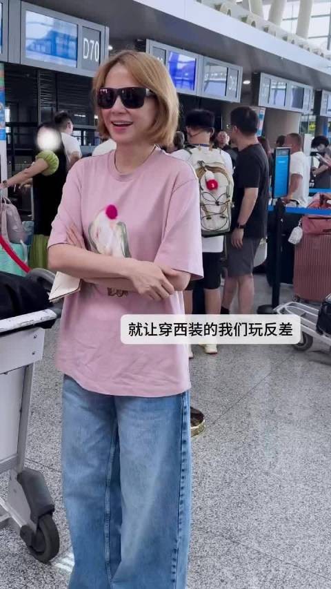 李心洁浪姐后五登时尚刊,表现力获赞