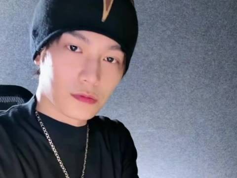 丁禹兮助理号刷子引热议，本人被调侃吃醋