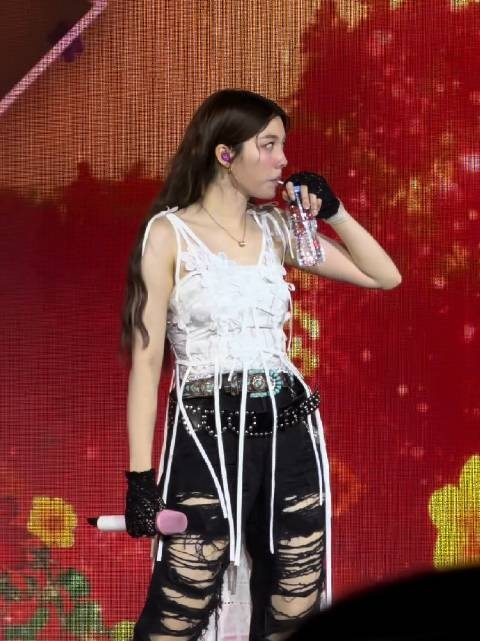 一首歌下来给狗子累够呛