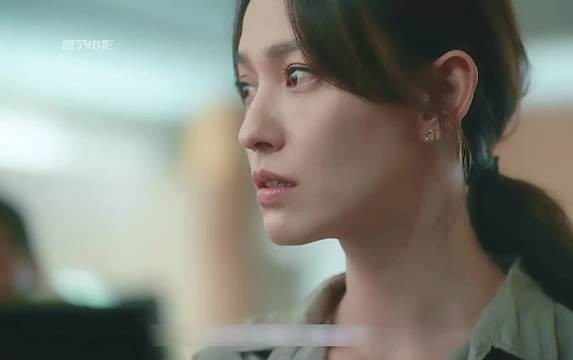 女证人当庭脱衣露出伤疤，原因竟是指证被告并非作案真凶