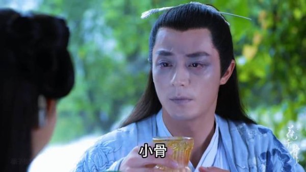 花千骨为了救白子画抢夺神器 蒋欣橘子撩剧