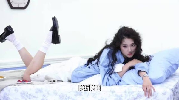 关晓彤遭恶意揣测,蒋欣揭露娱乐圈乱象