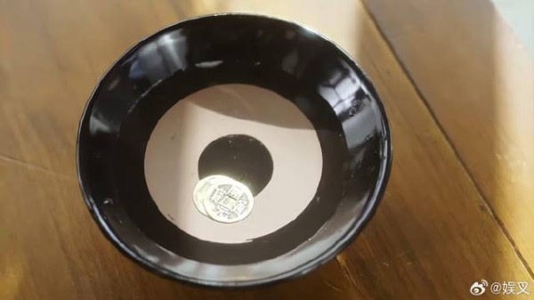 李莲花买馒头,怎料一看硬币,竟直接确定凶手