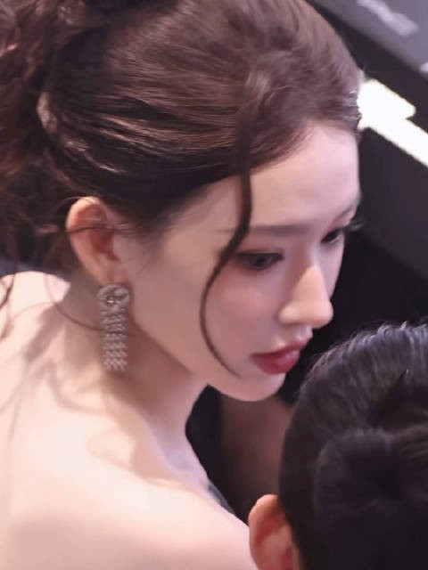 优越的头骨 顶美！@程潇
