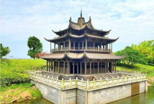 有家长提议将《岳阳楼记》移出课本,只因文中提及一人,有道理吗