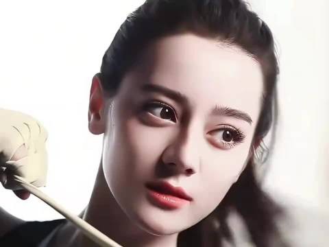 迪丽热巴闭关三月苦练功夫，满身淤青突破自我