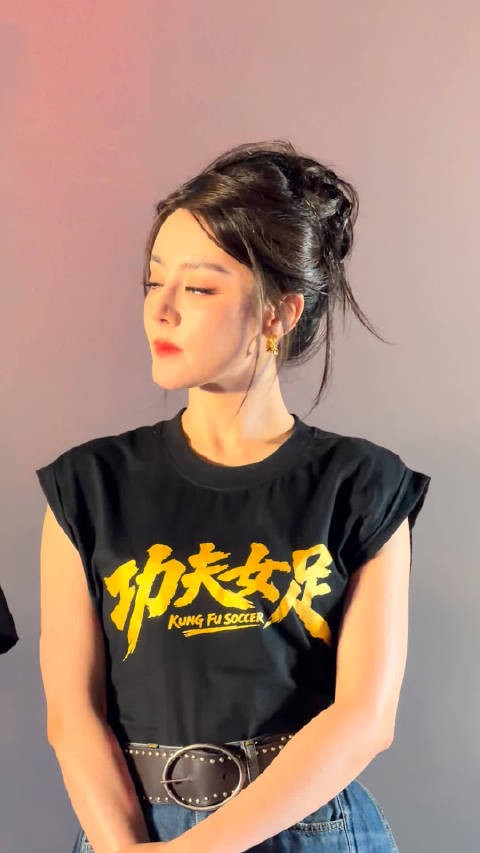 功夫女足路演观众高呼星爷转身,热巴现场辟谣不实传闻